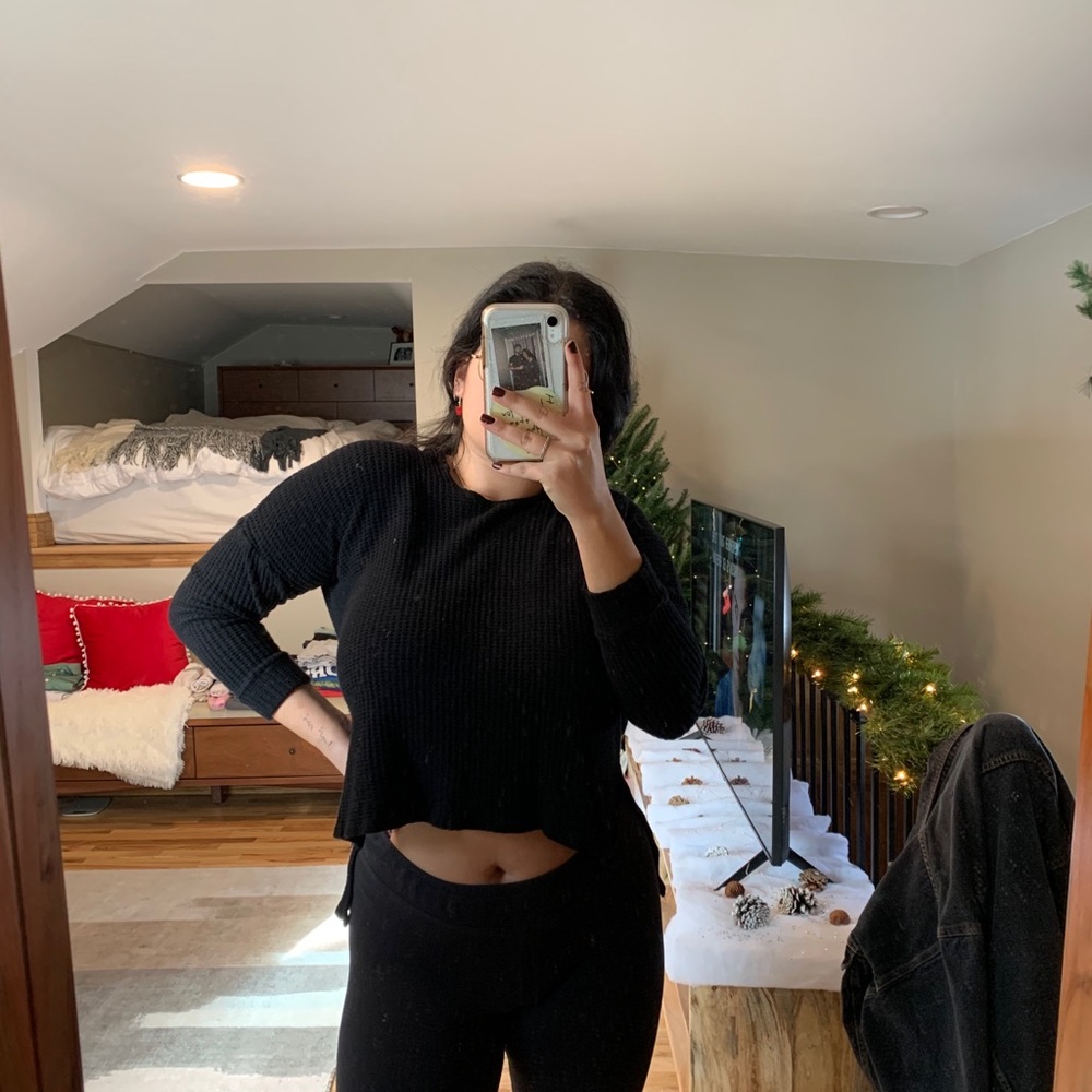 Black hoodie tee